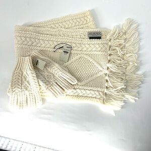 Blarney Wool NWT Scarf and Gloves Set